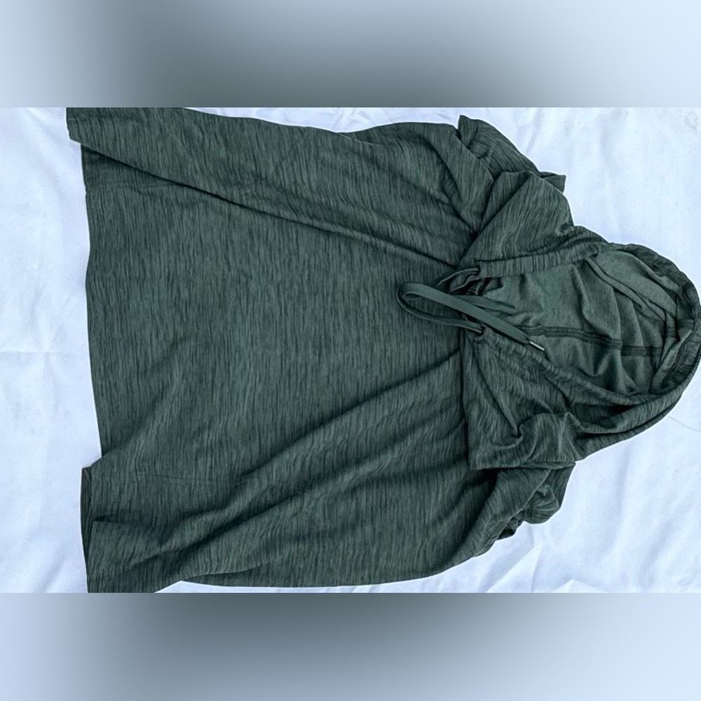Long sleeve old navy shirt with pockets and a hood as well as thumb holes!